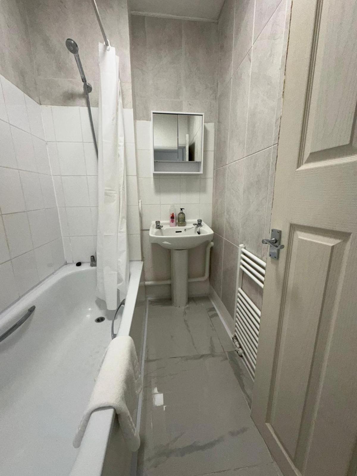 Ground Floor One Bedroom Flat Miles Appartamento